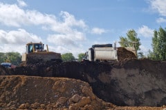 Déchargement des terres en zone dédiée