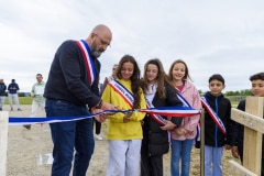 Suite à cette course, le Maire accompagné du conseil municipal des enfants