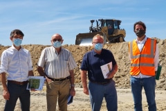 Maire d\'Epône et son équipe municipale se rend sur le site au mois de juillet pour une visite de chantier Maire d\'Epône et son équipe municipale se rend sur le site au mois de juillet pour une visite de chantier