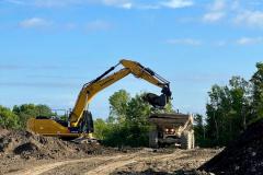 Chargement du dumper à l’aide d’une pelleteuse