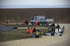 Les écoliers ont revêtis leur tablier et les consignes données Les écoliers ont revêtis leur tablier et les consignes données